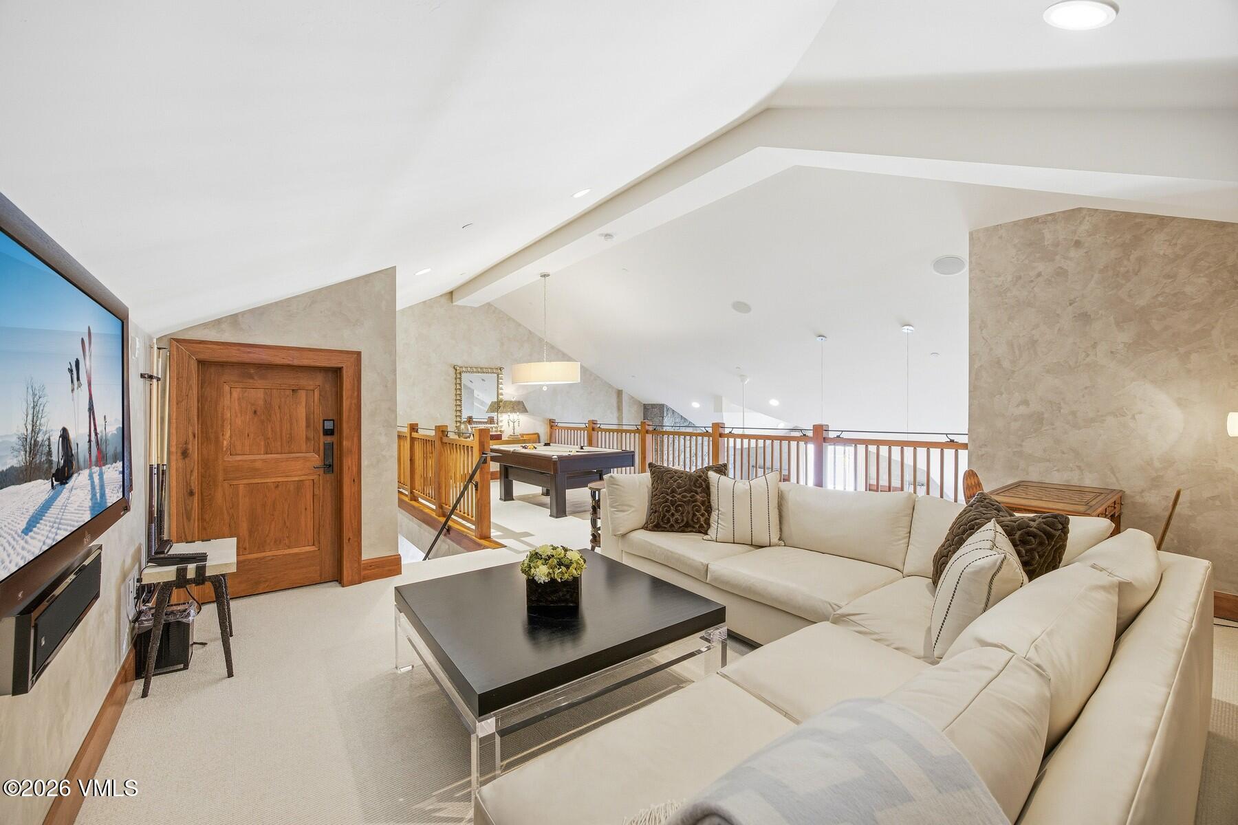 335 Hummingbird Drive B304