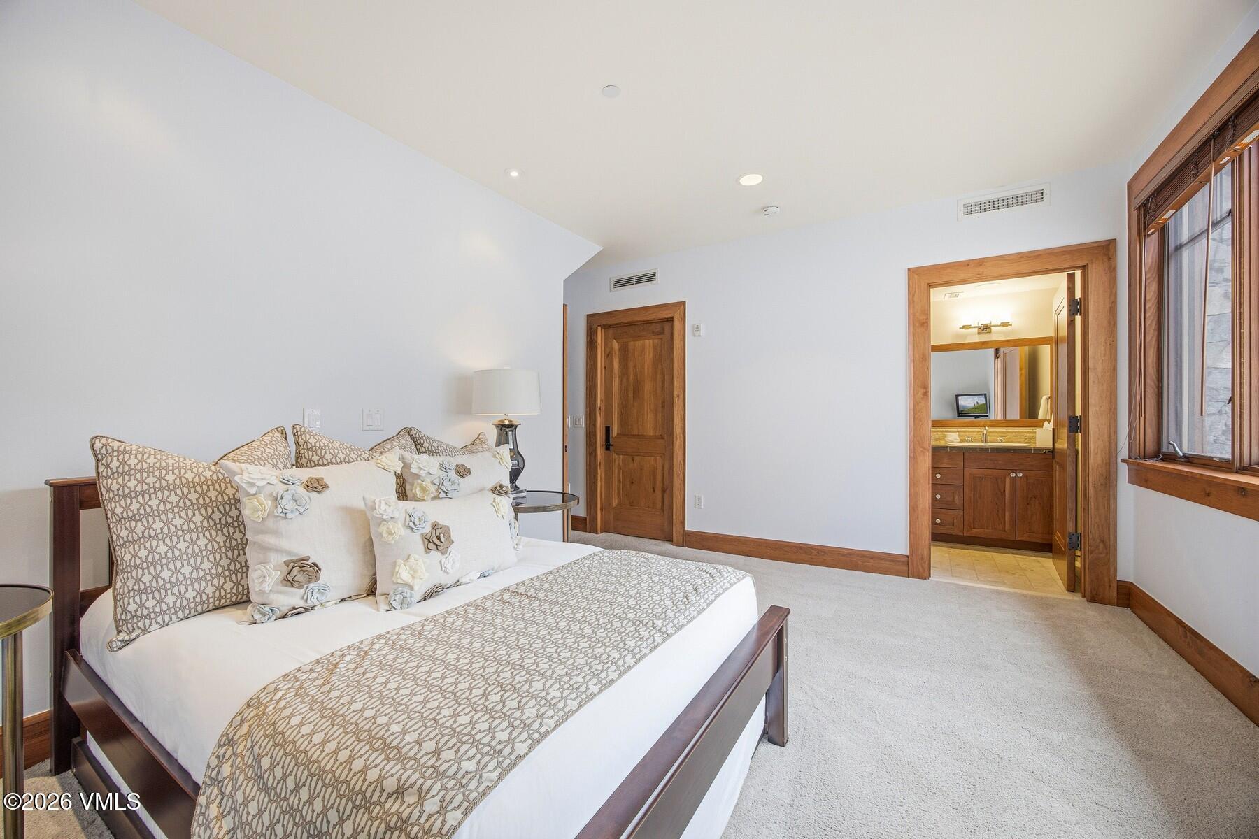 335 Hummingbird Drive B304