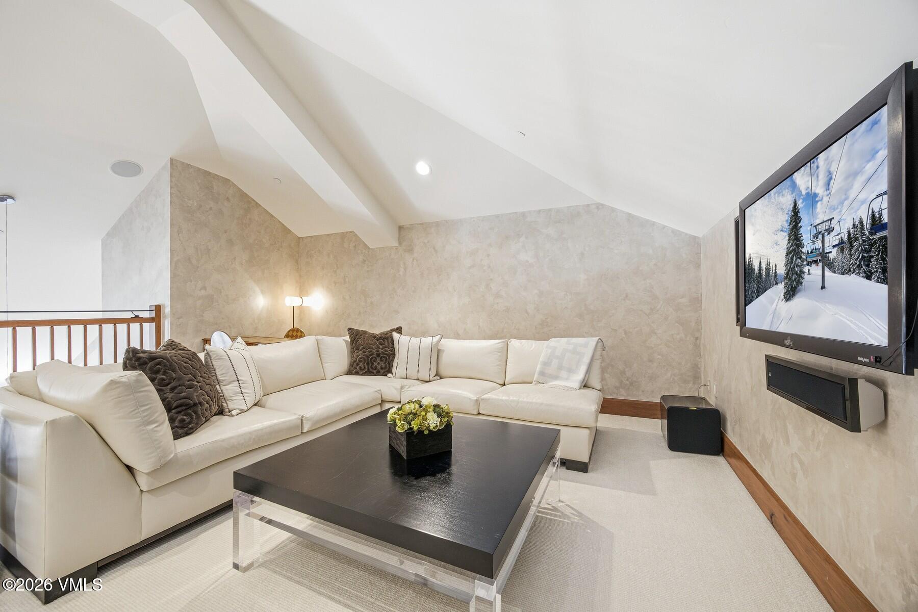 335 Hummingbird Drive B304
