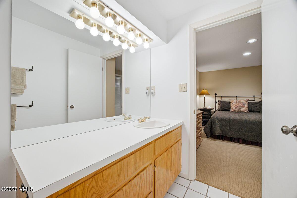 640 Stone Creek # B
