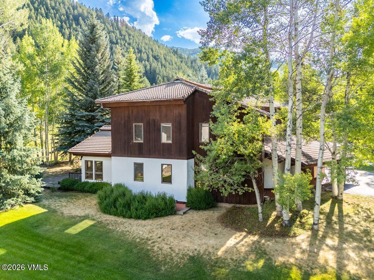 640 Stone Creek # B