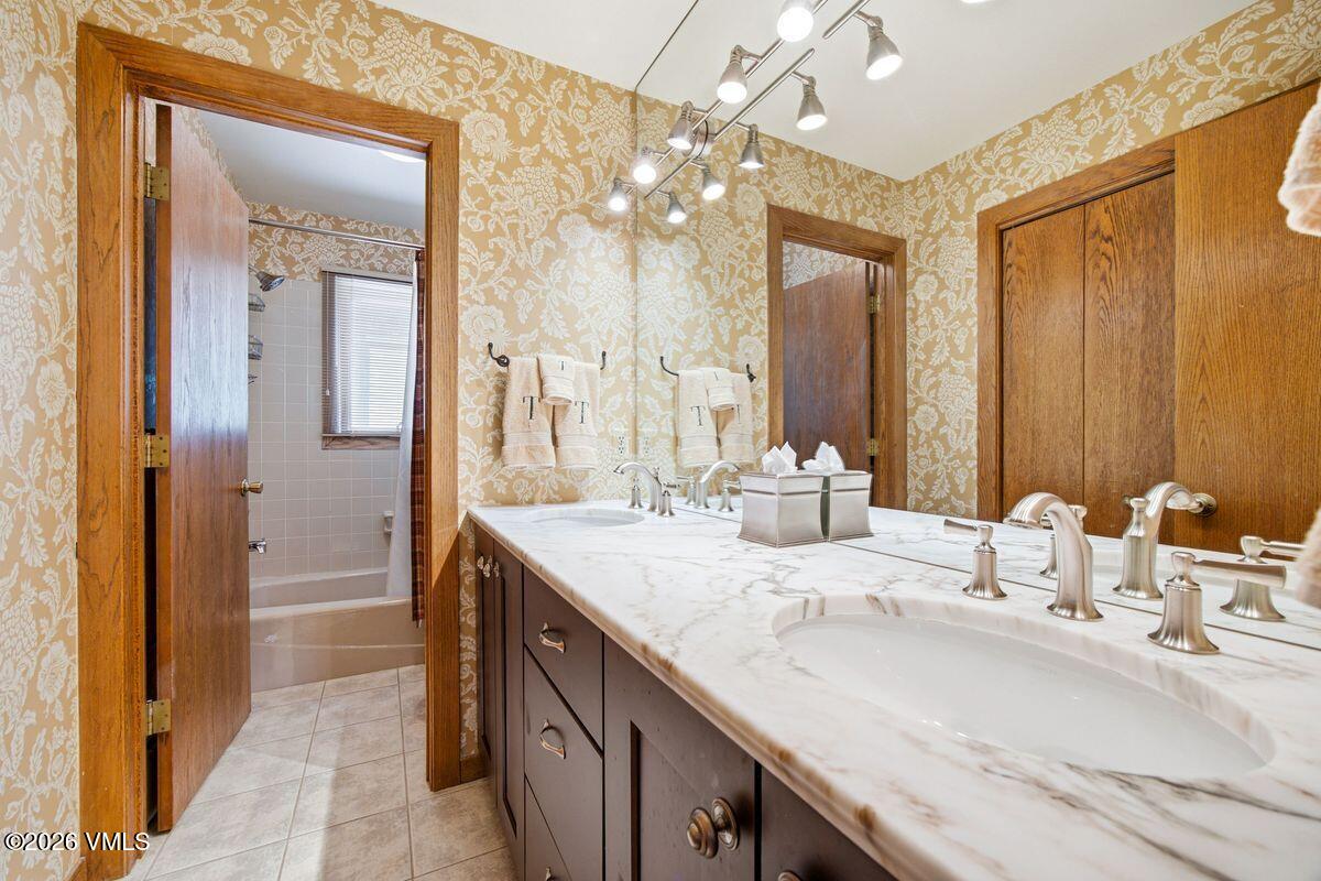 640 Stone Creek # B
