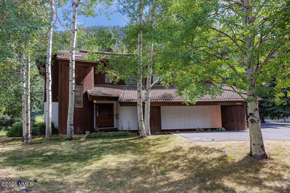 640 Stone Creek # B