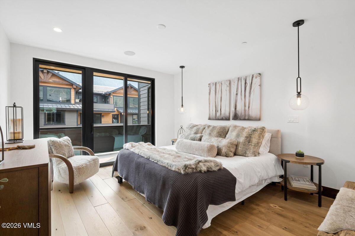 204 Goldfinch 1B