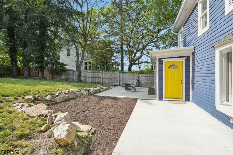 4 Edge Hill Rd