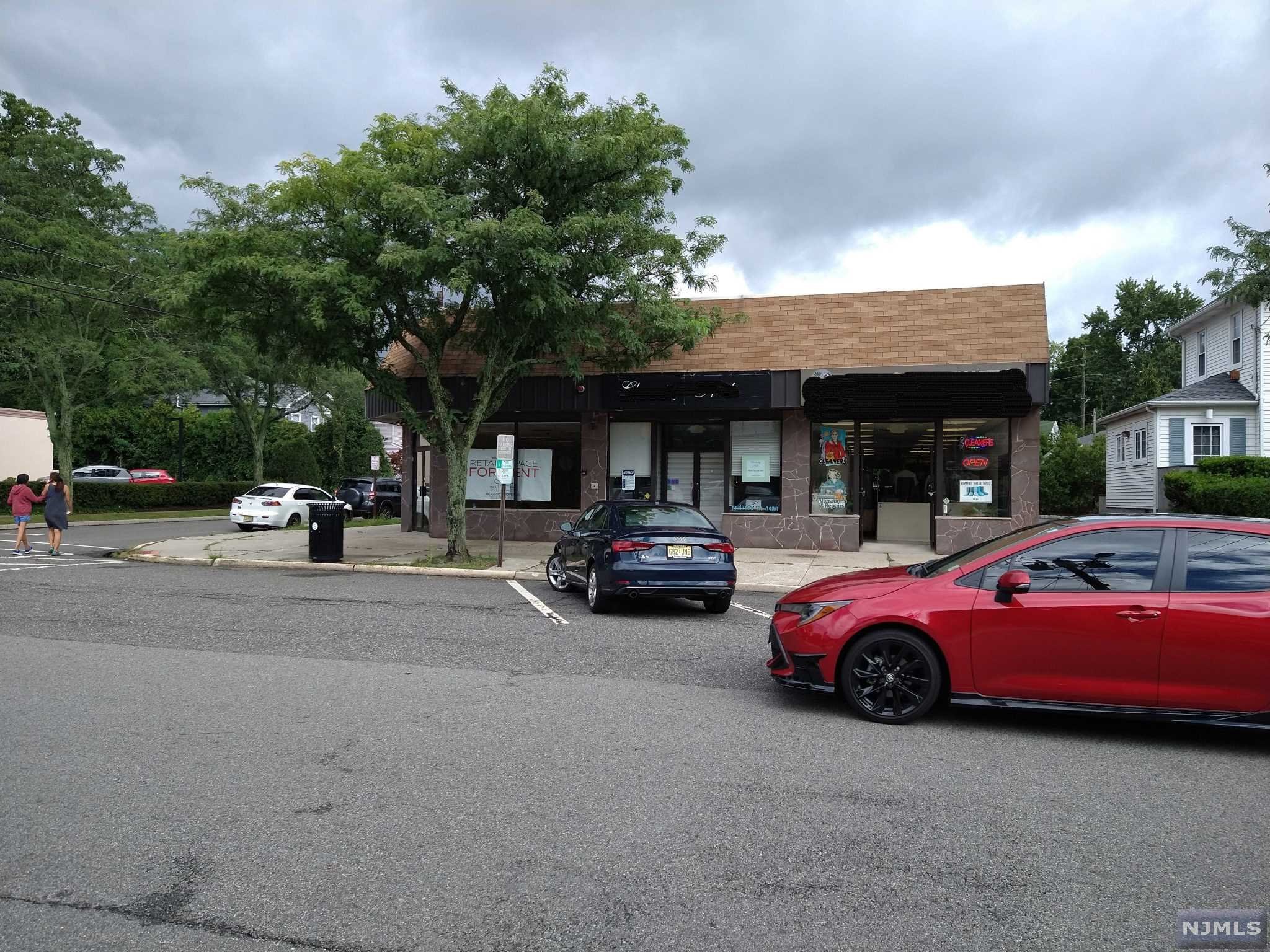25 West Hudson Avenue