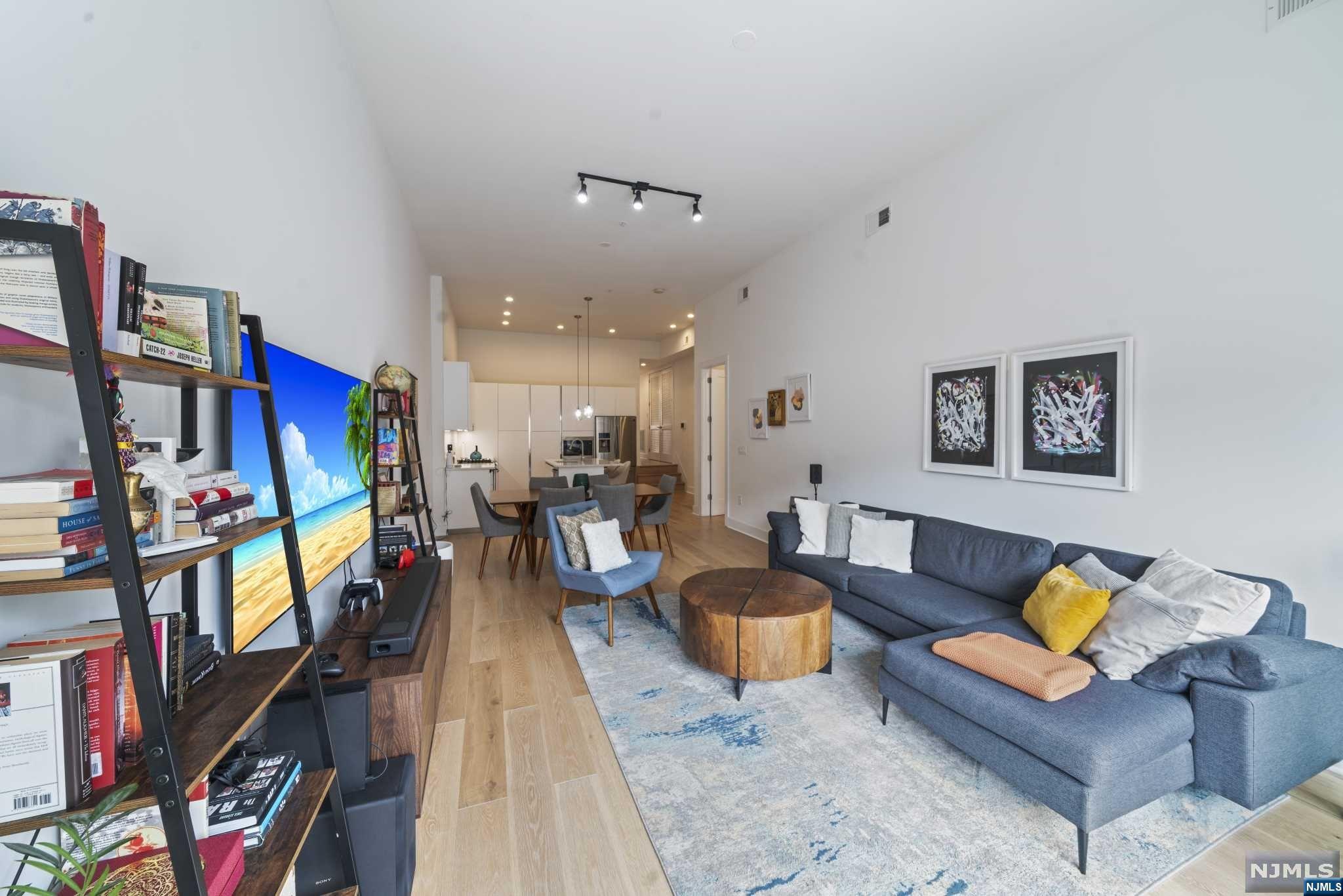 194 Cambridge Avenue 1