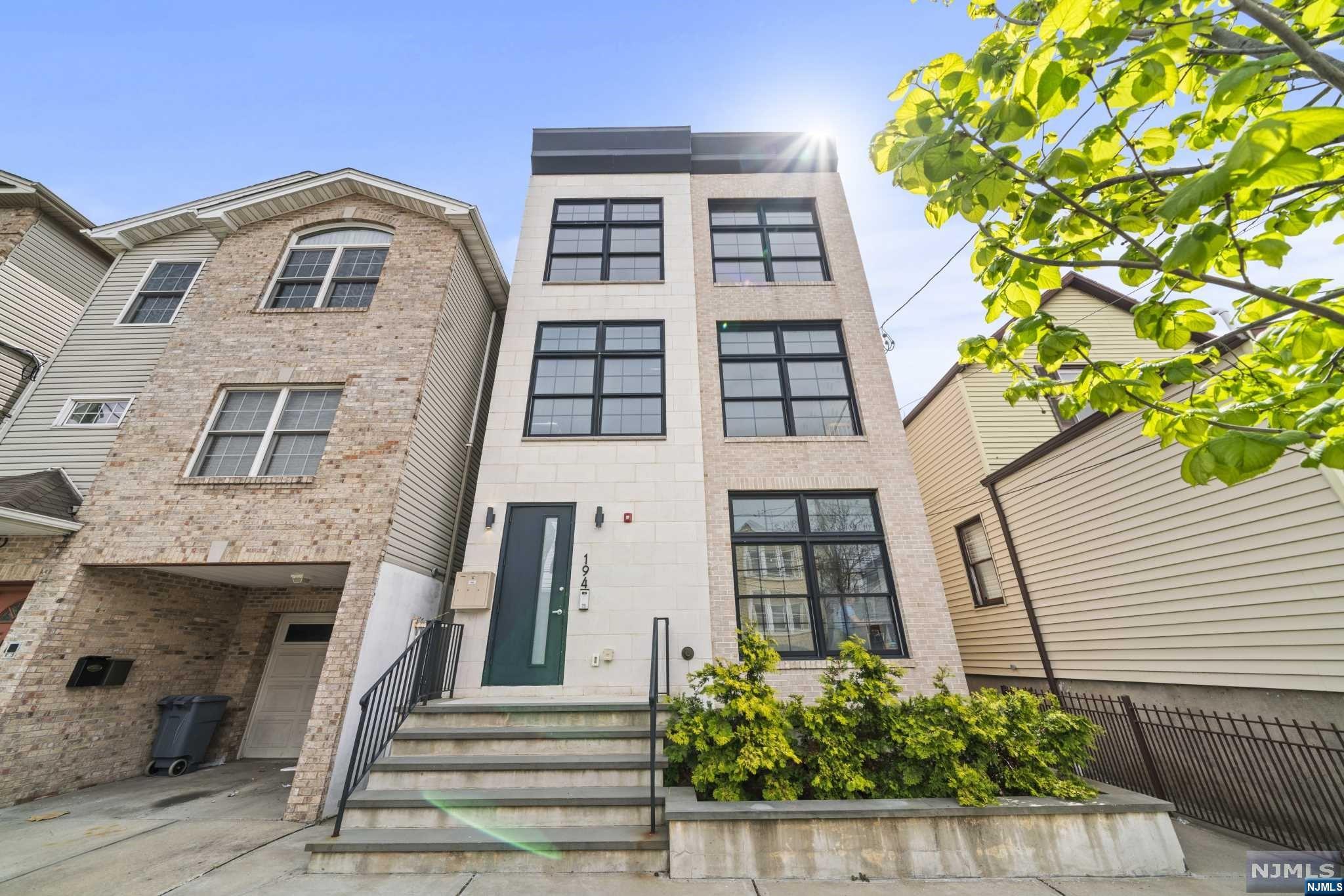 194 Cambridge Avenue 1