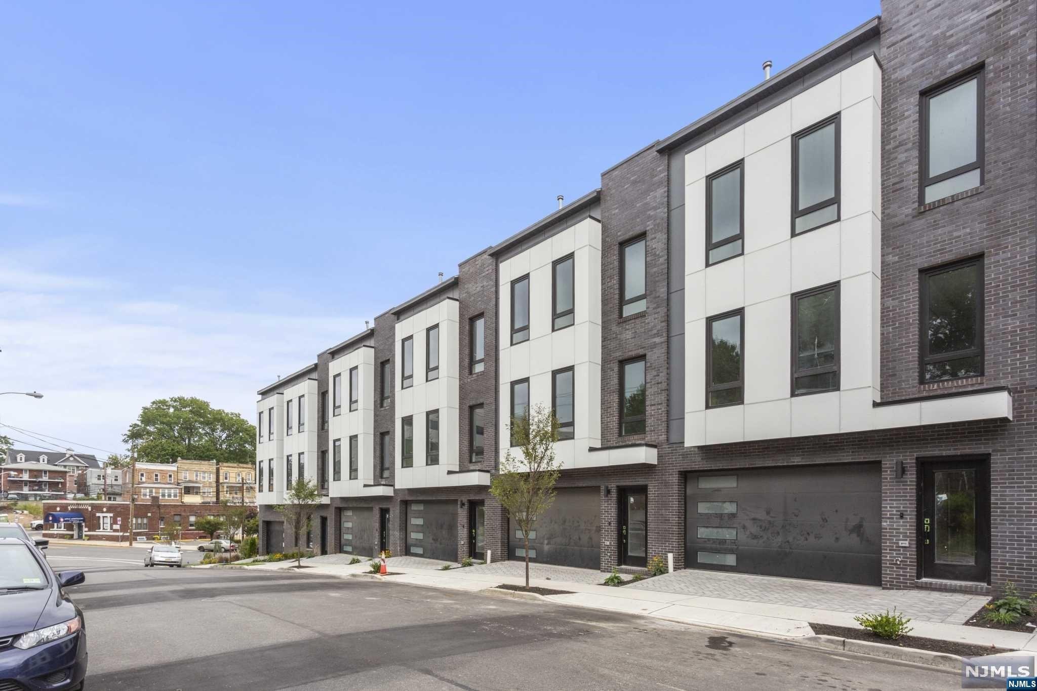 574 Kearney Avenue