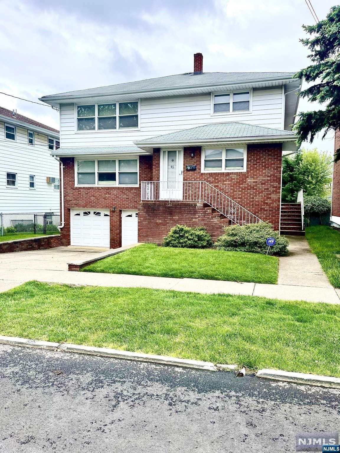 45 East Palisades Boulevard