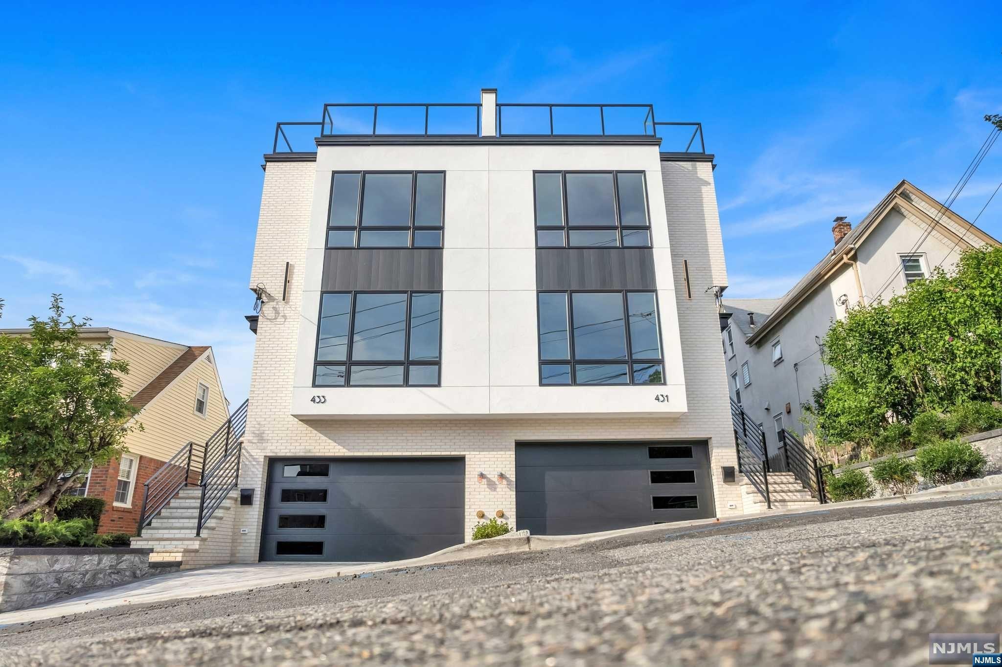 433 Catherine Street