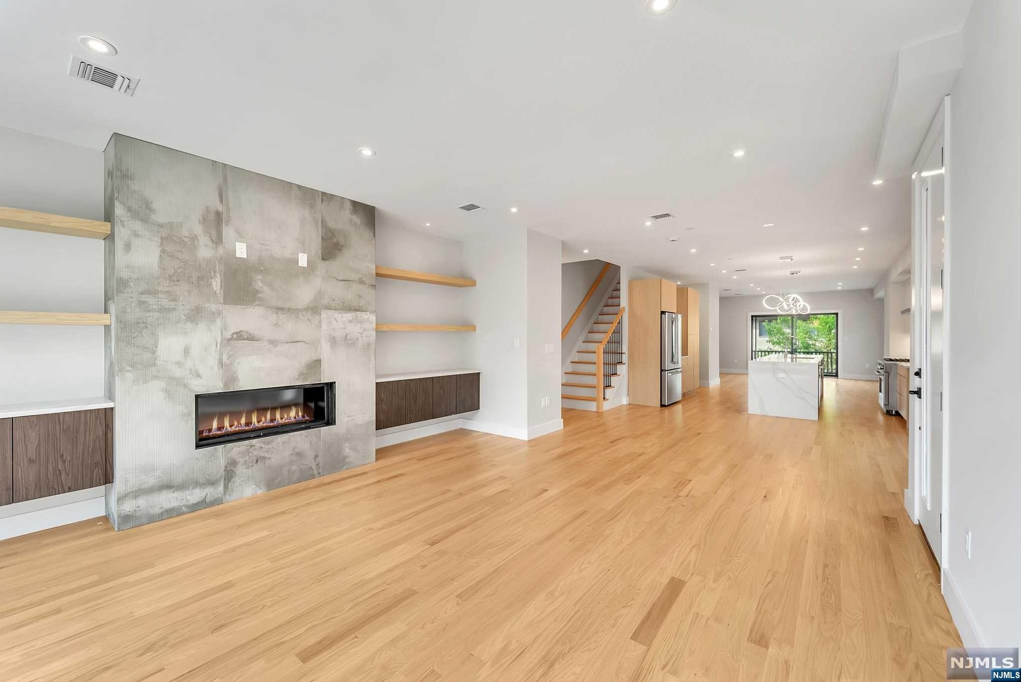 433 Catherine Street