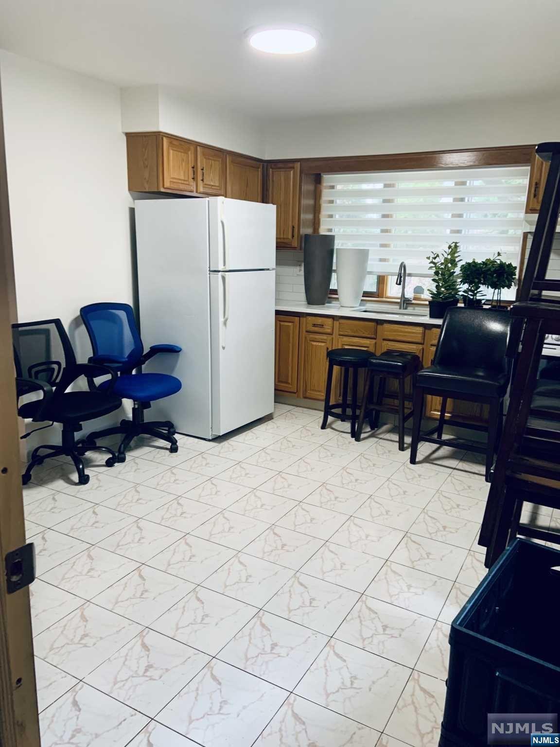 716 West End Avenue A