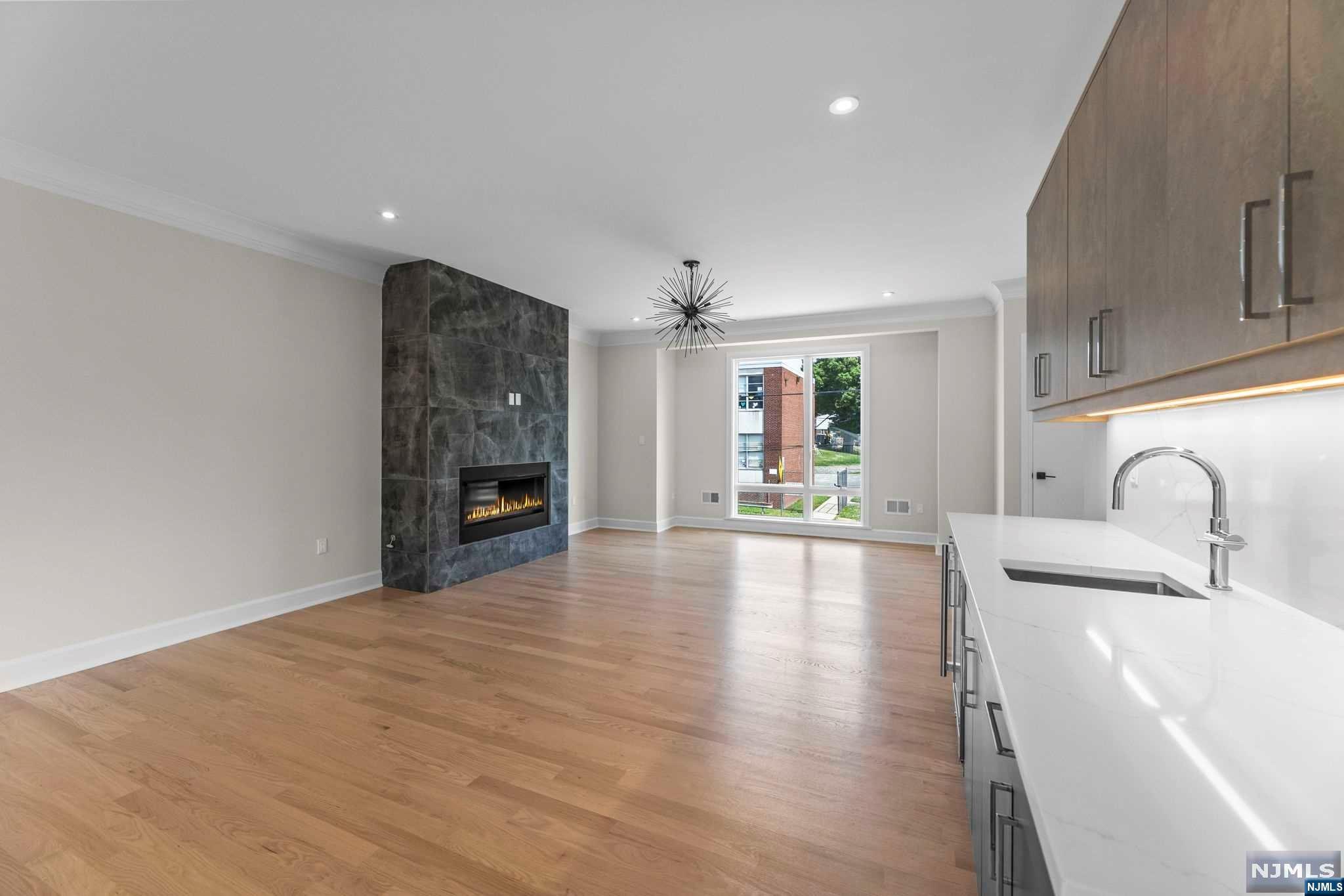 1135 Glen Road