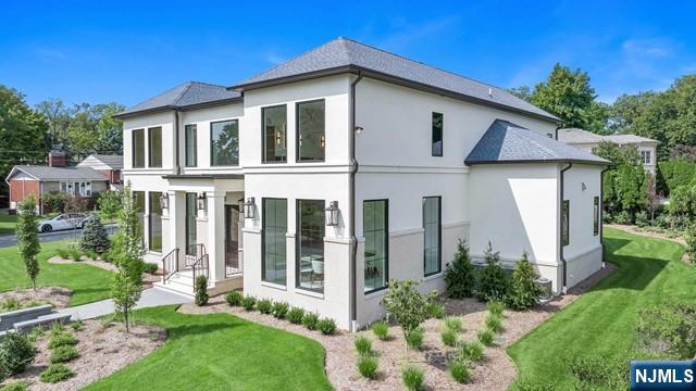 15 Loretta Court