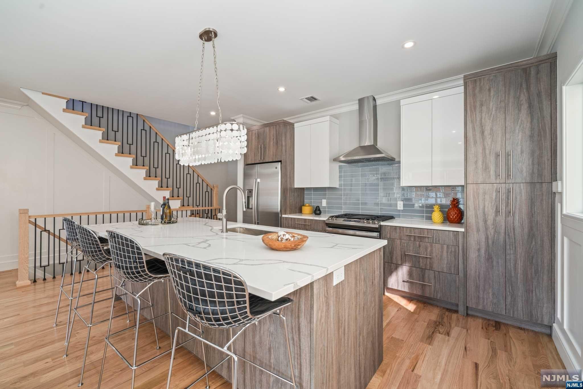 307 8th Street 2