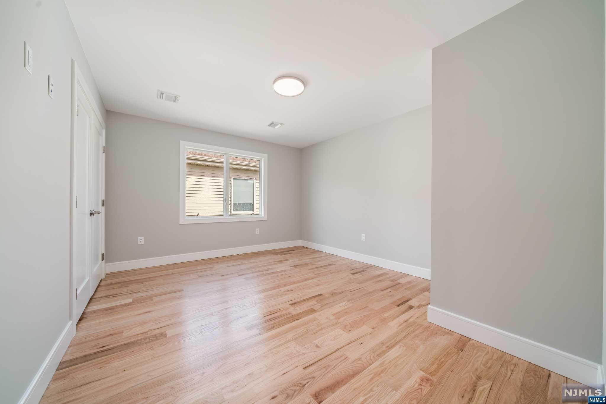 307 8th Street 2