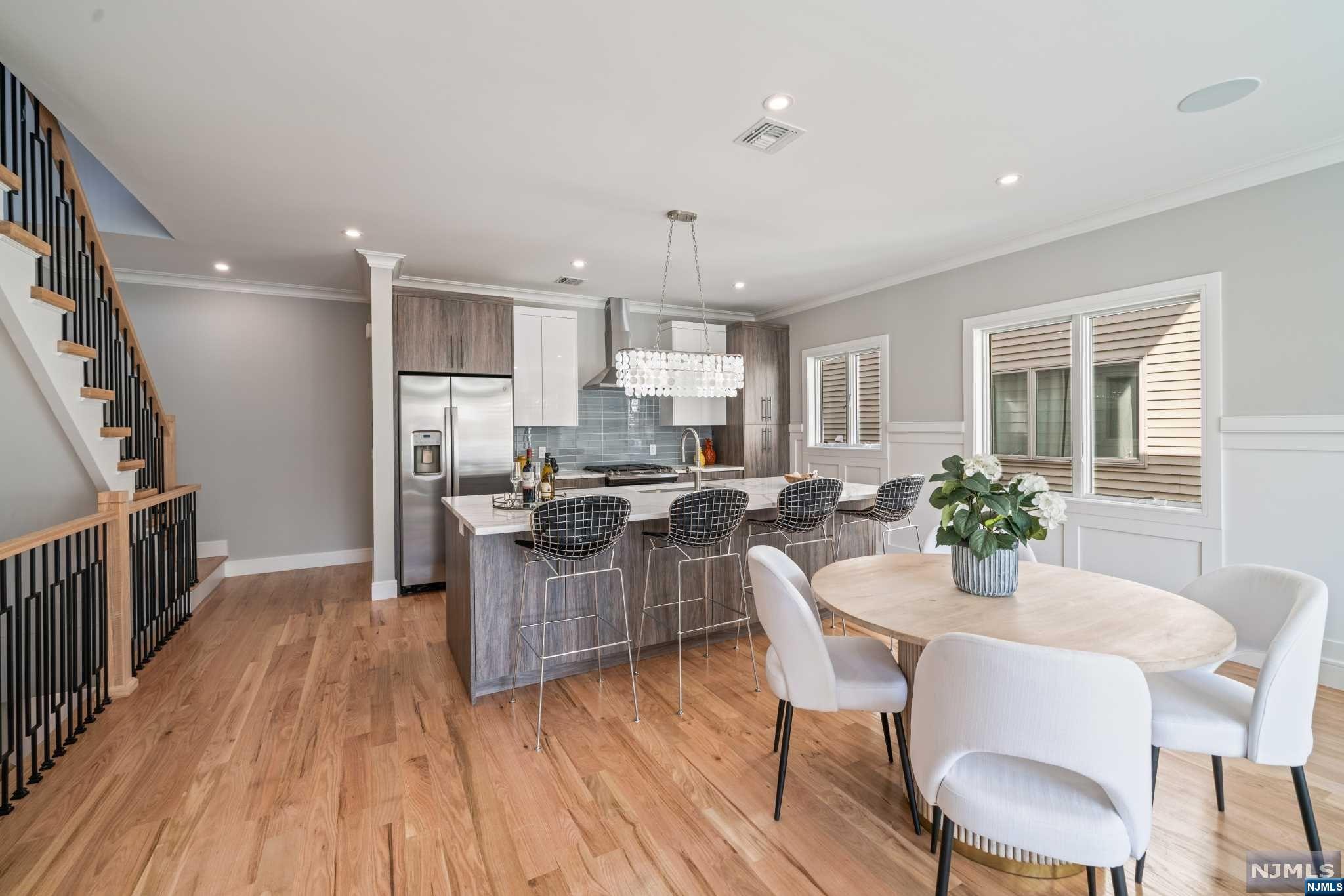 307 8th Street 2