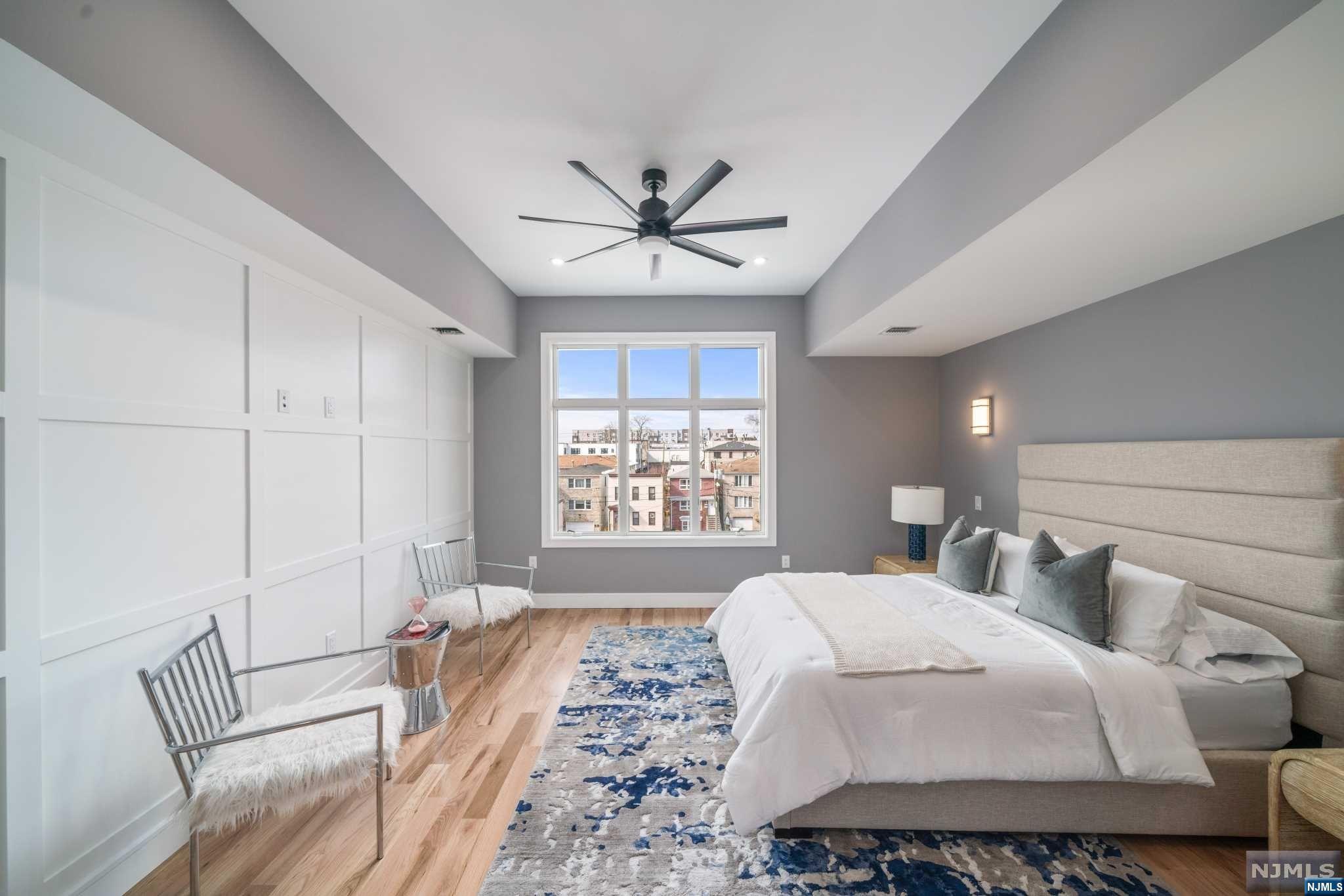 307 8th Street 2