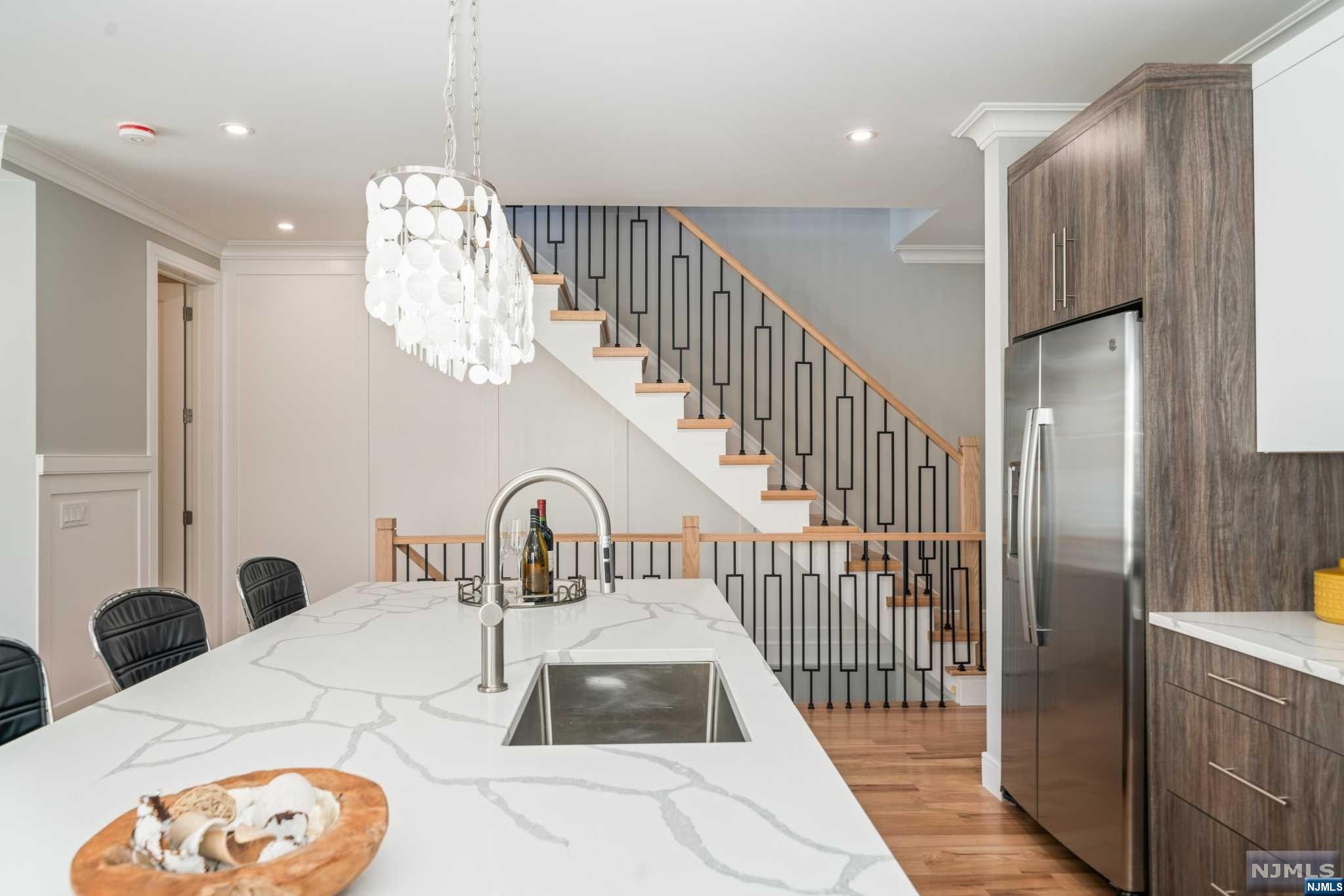 307 8th Street 2