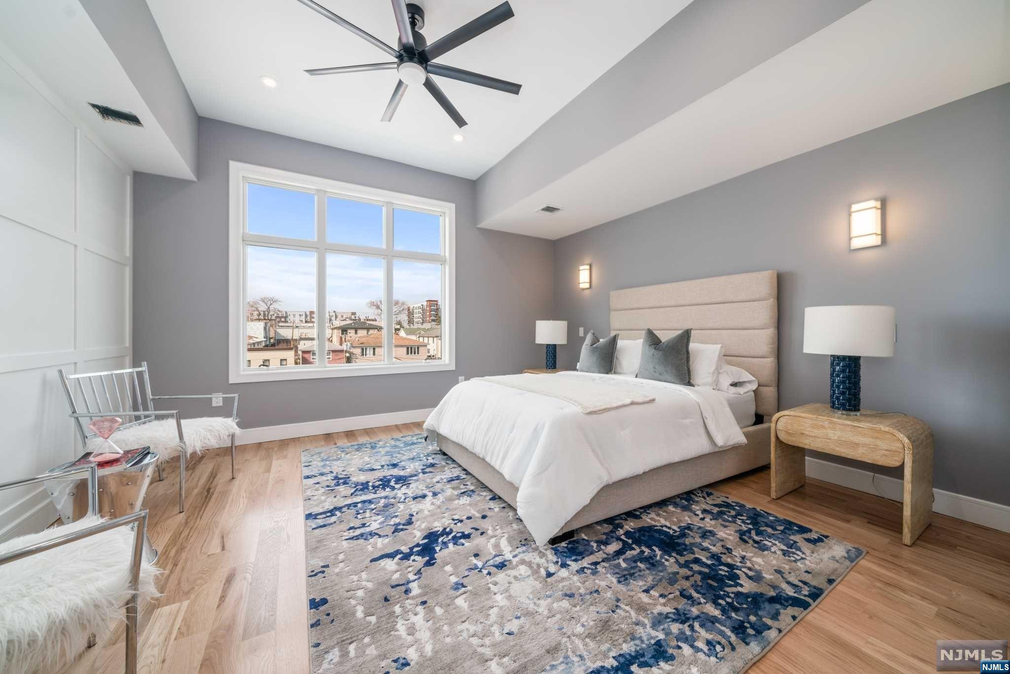 307 8th Street 2
