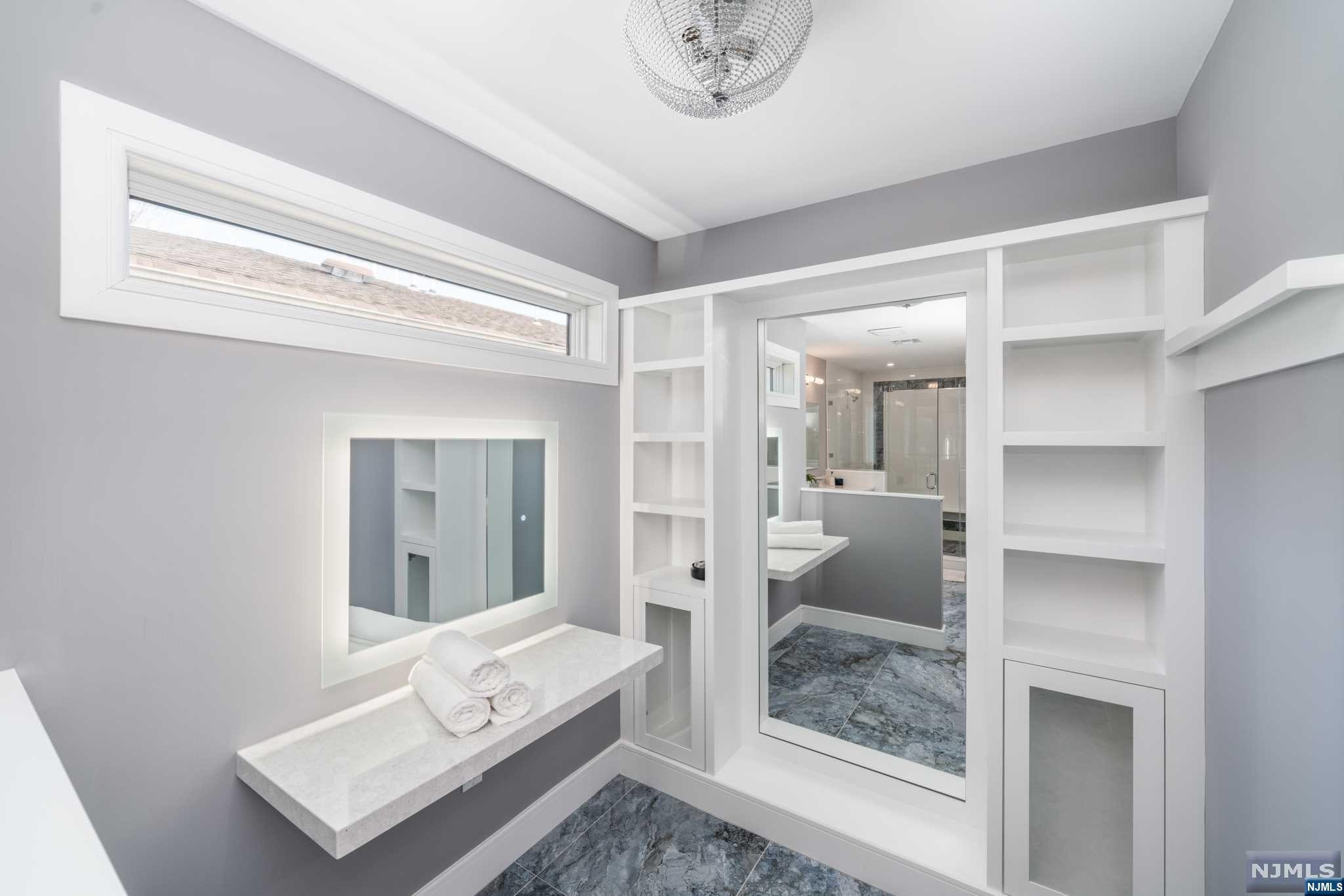 307 8th Street 2