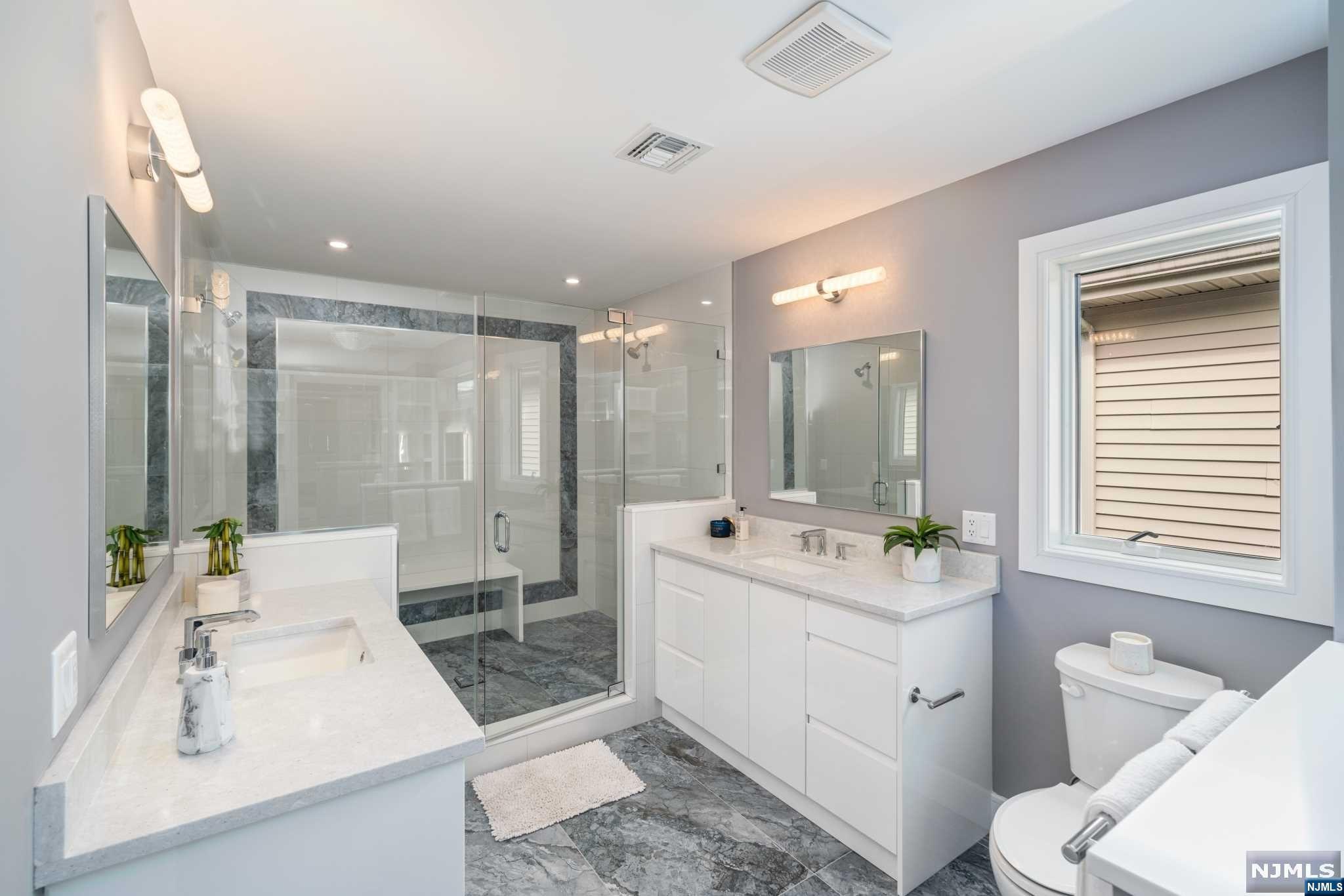 307 8th Street 2