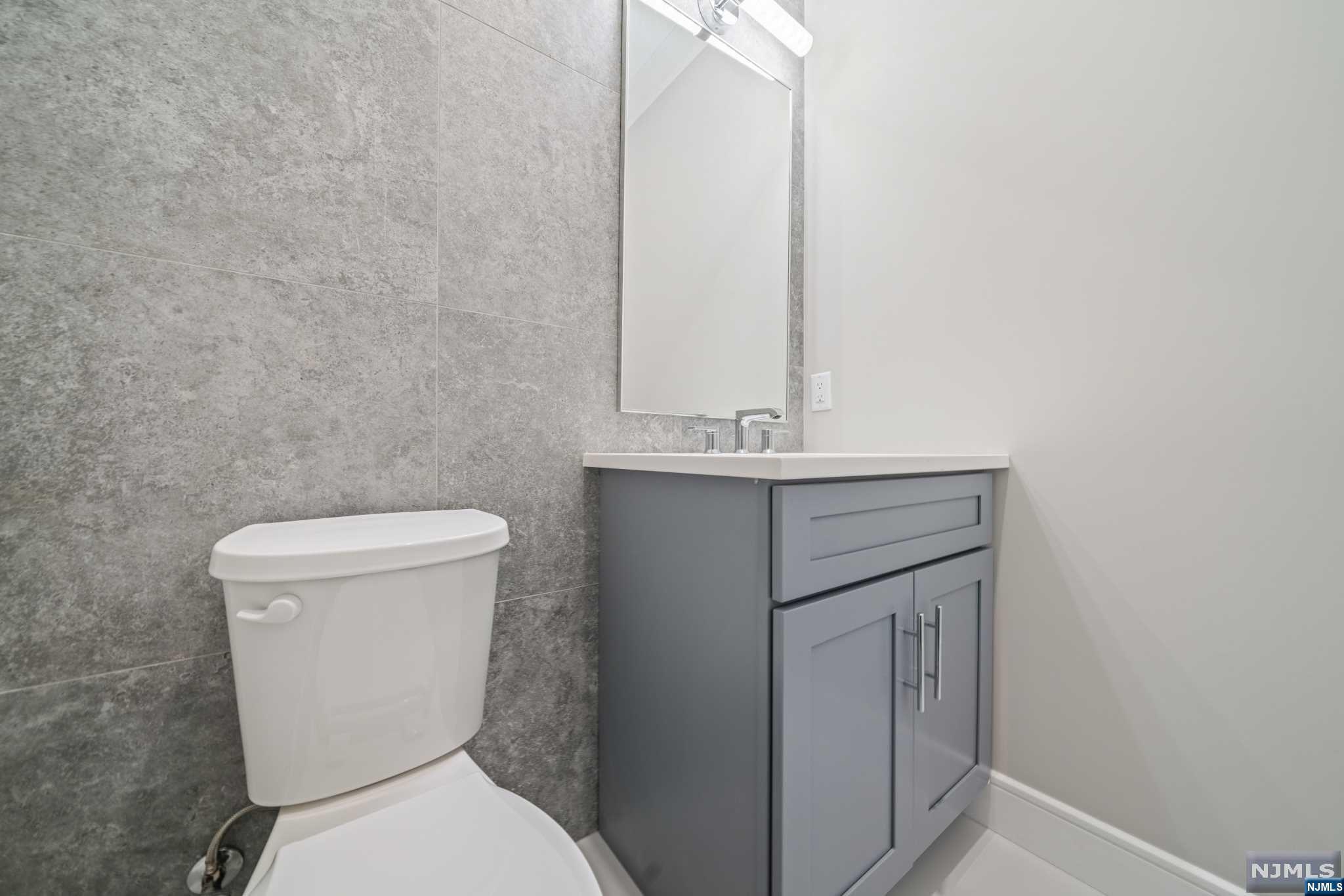 307 8th Street 2