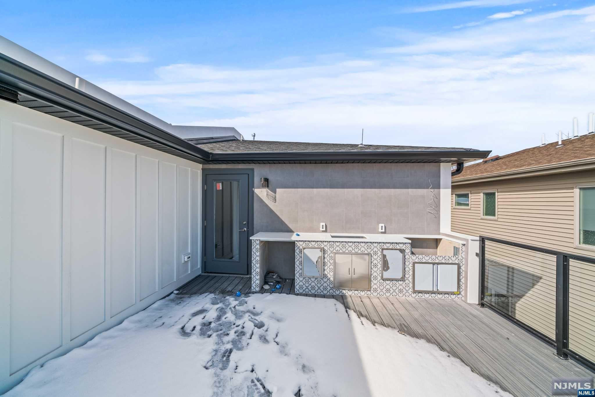 307 8th Street 2