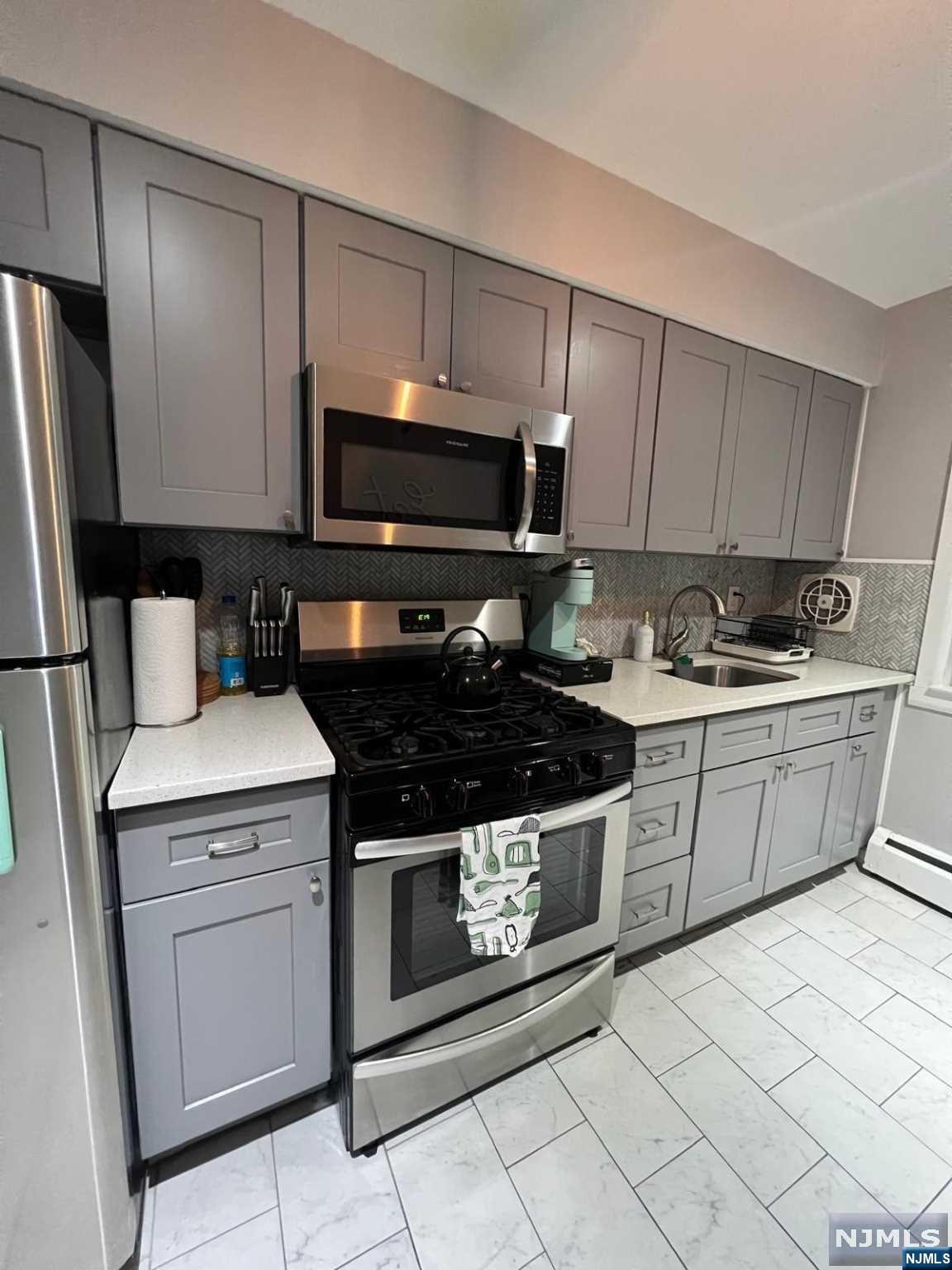 3600 Charles Court 20