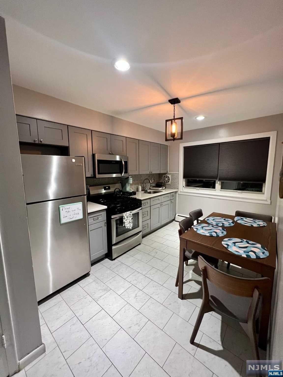 3600 Charles Court 20
