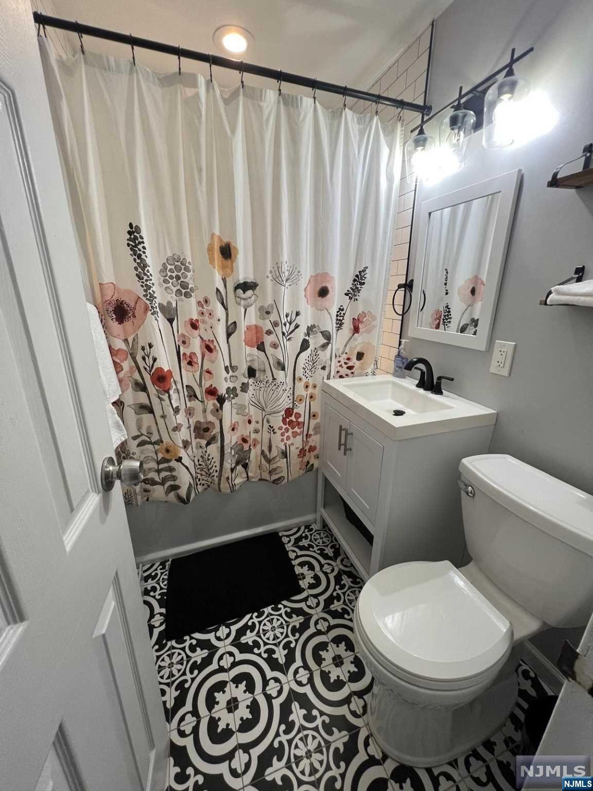 3600 Charles Court 20