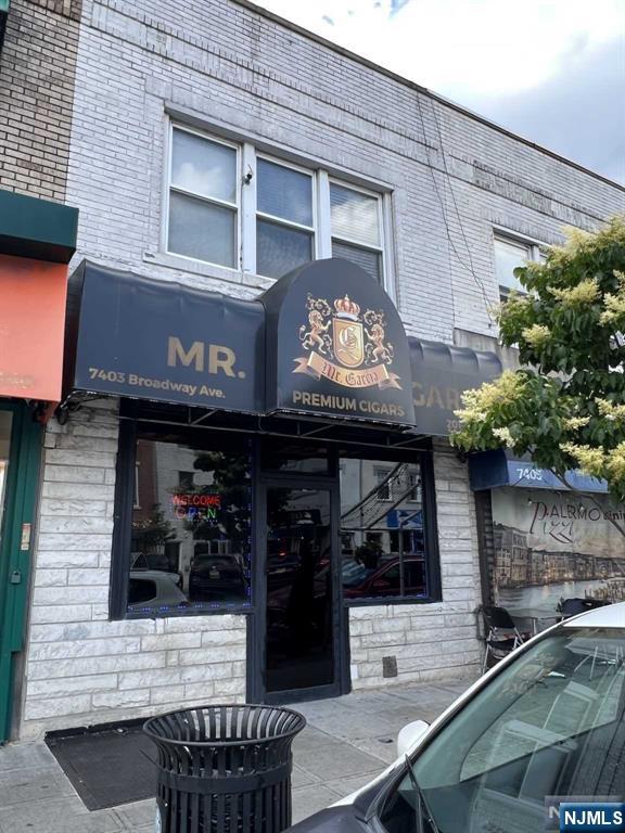7403 Broadway