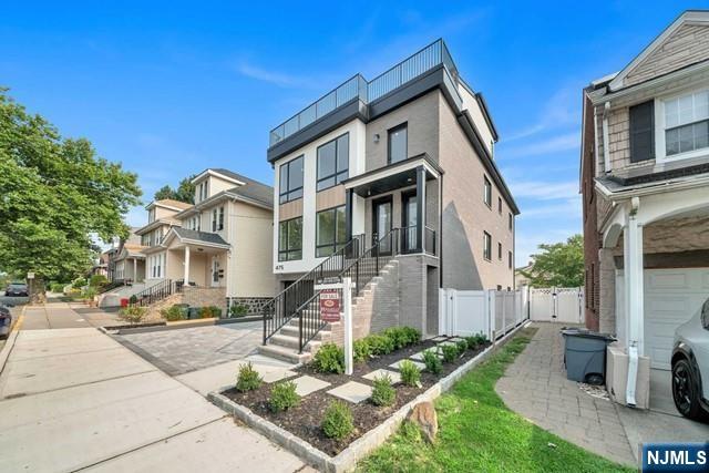 475 Oakdene Avenue 1st Floor