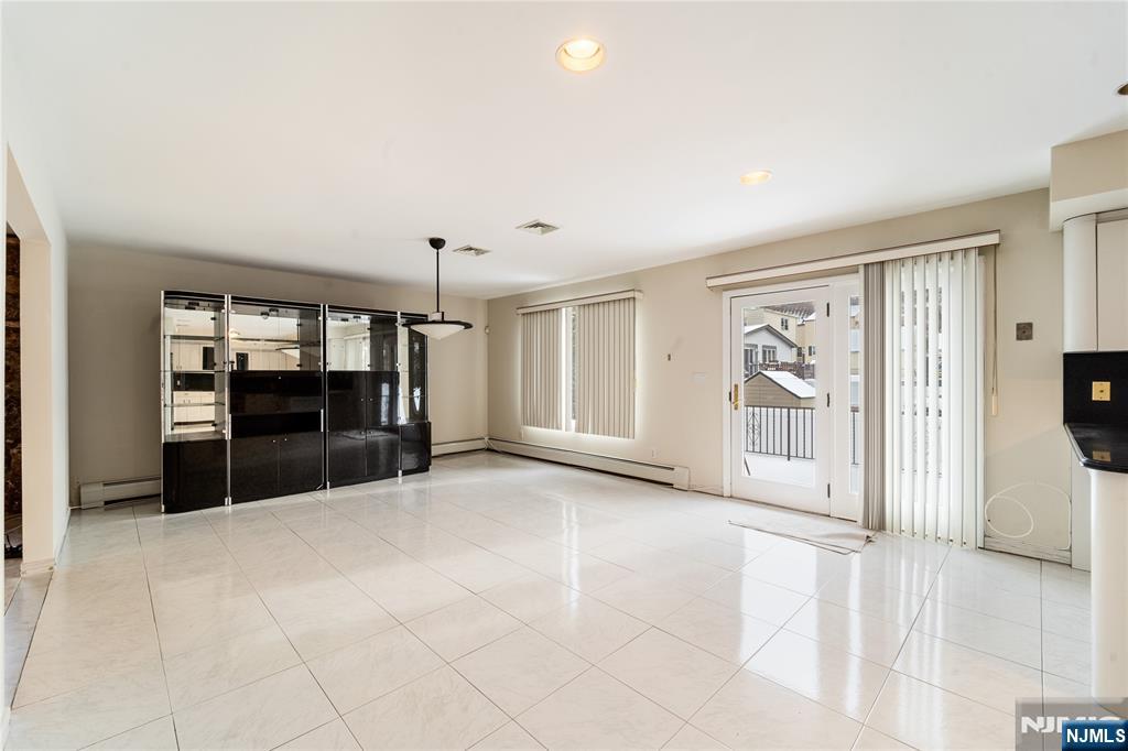 488 Walnut Street