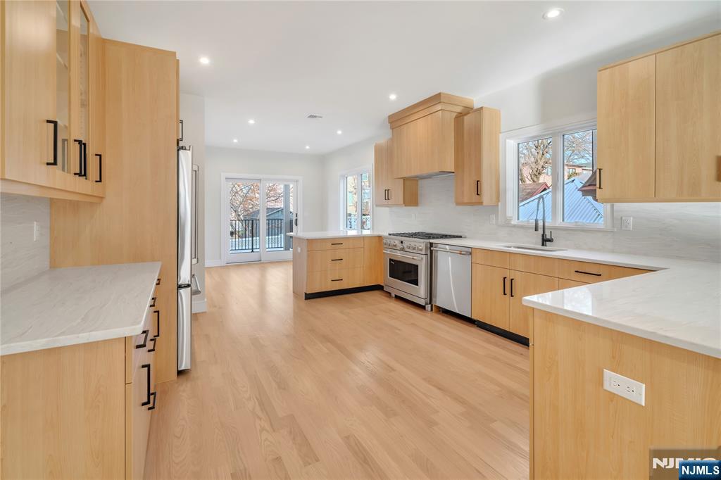 67 W Harwood Terrace
