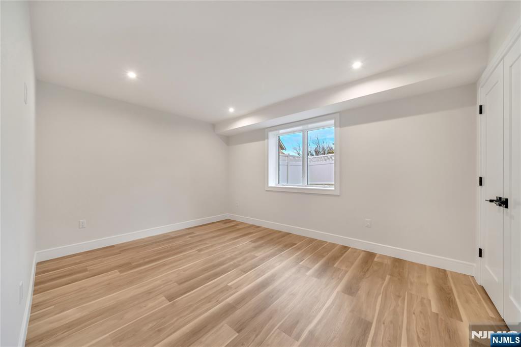 67 W Harwood Terrace