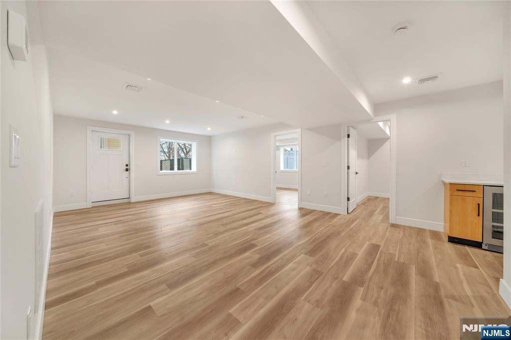 67 W Harwood Terrace