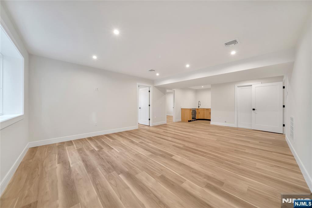 67 W Harwood Terrace