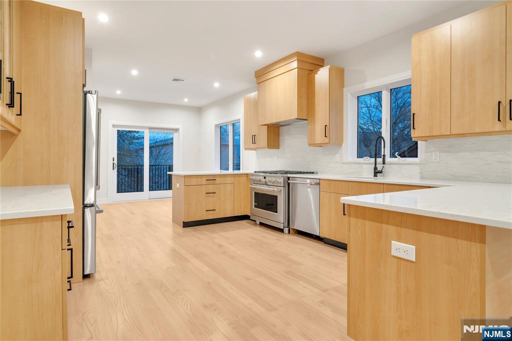 67 W Harwood Terrace
