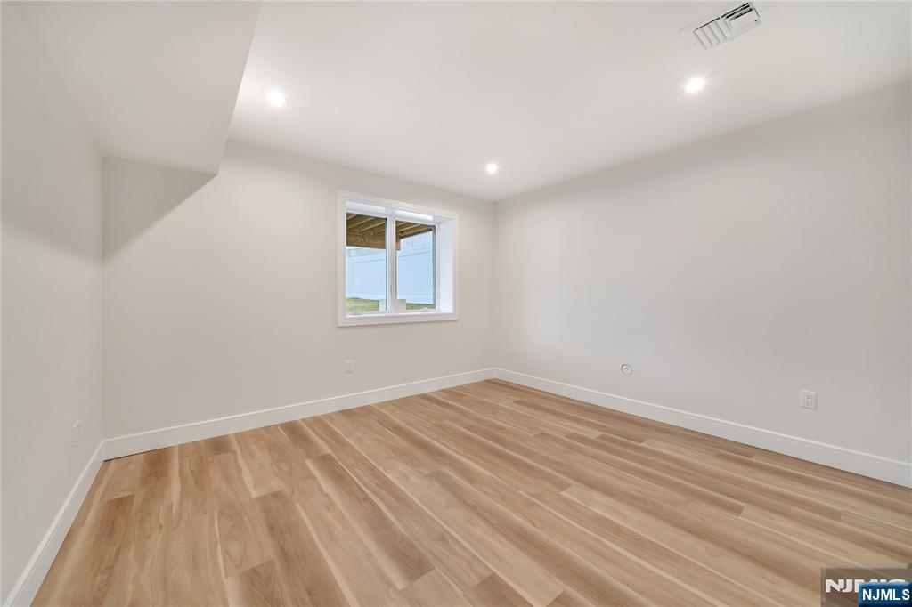 67 W Harwood Terrace