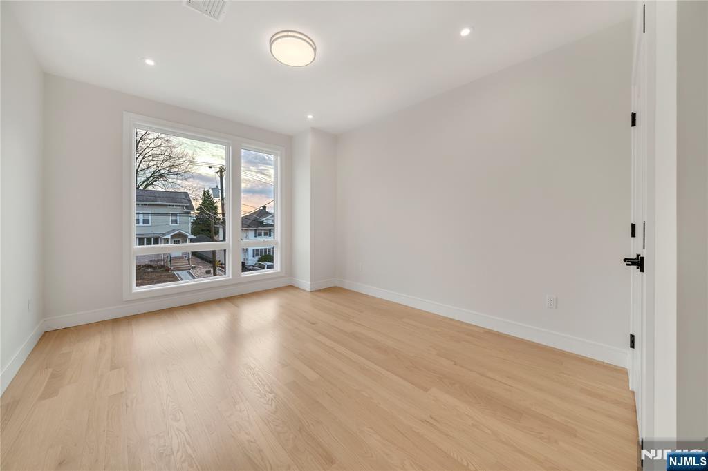 67 W Harwood Terrace