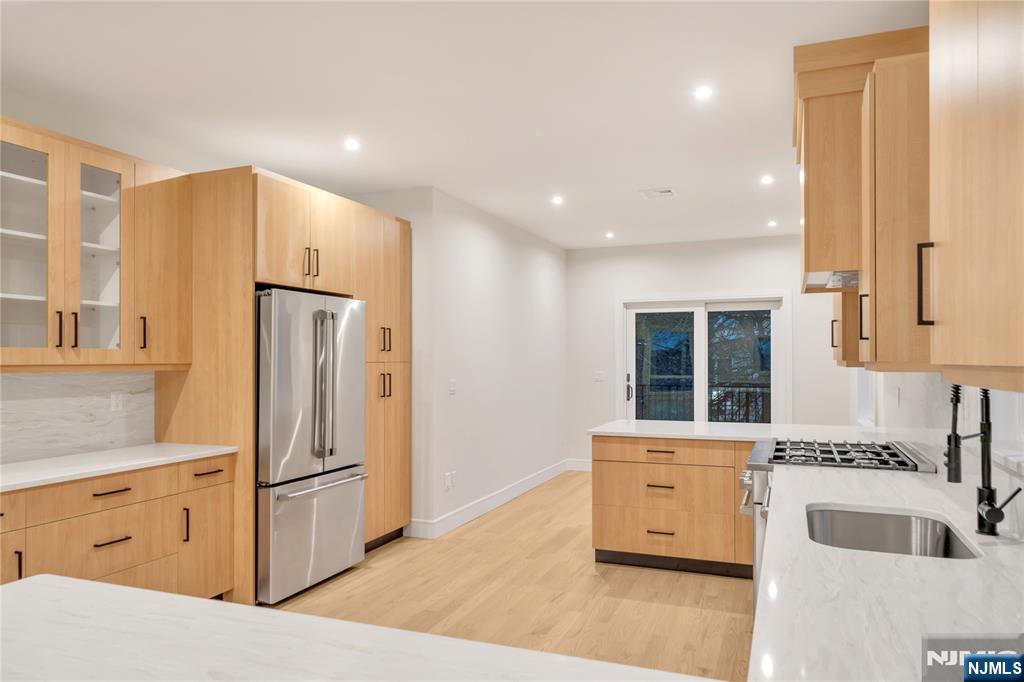 67 W Harwood Terrace