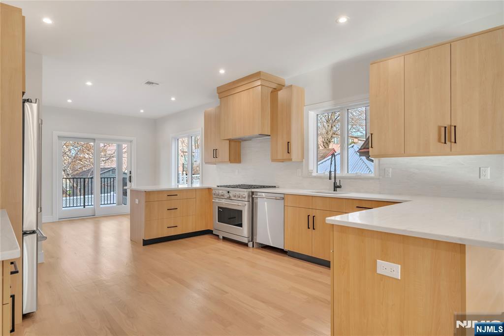 67 W Harwood Terrace