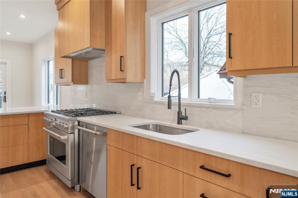 67 W Harwood Terrace