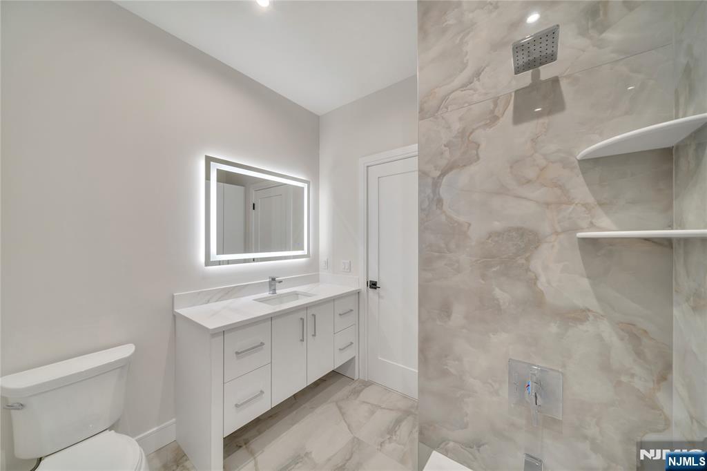 67 W Harwood Terrace