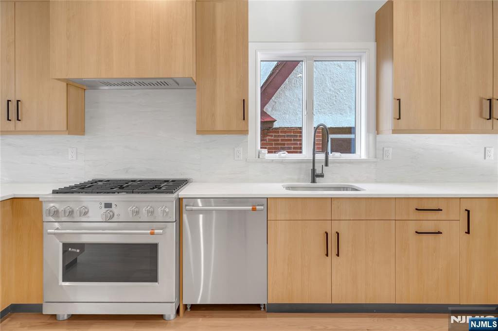 67 W Harwood Terrace