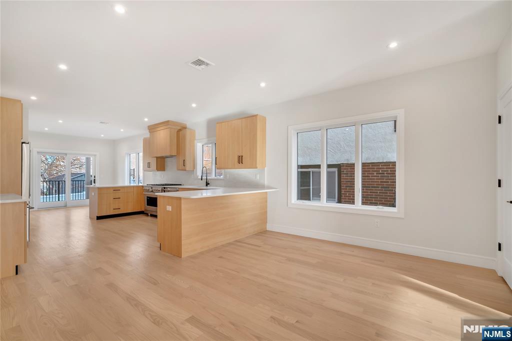 67 W Harwood Terrace