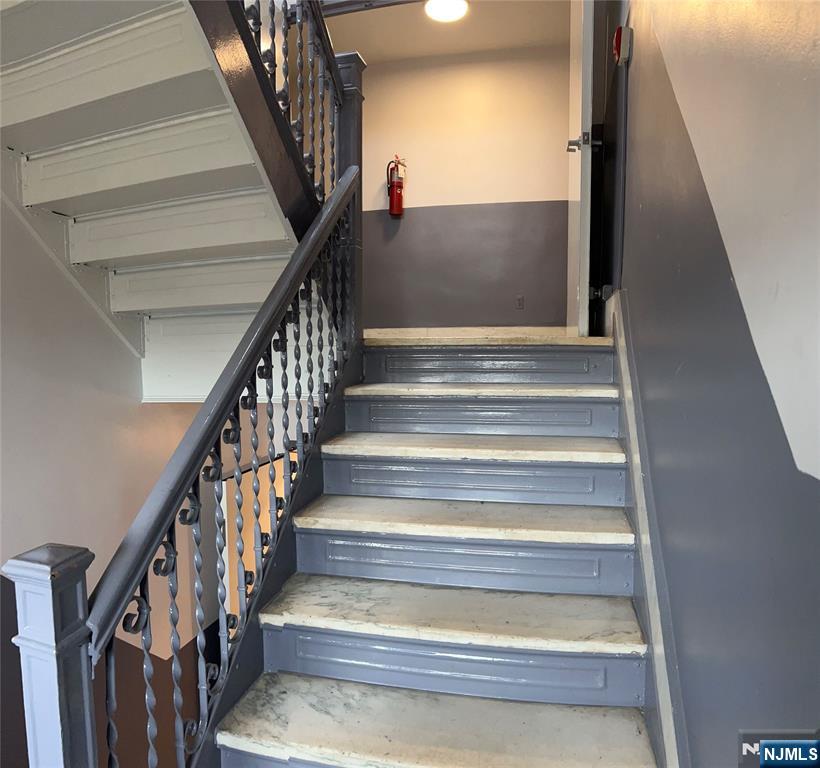 287 Lawton Avenue 17