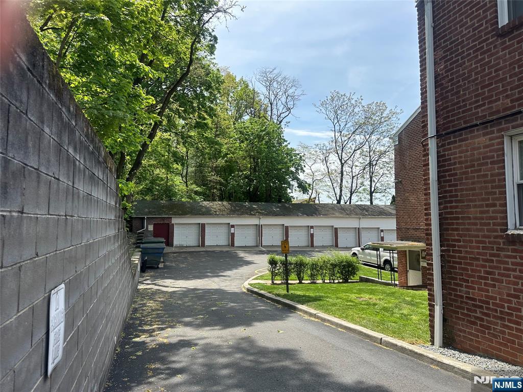 192 Hillside Avenue E2